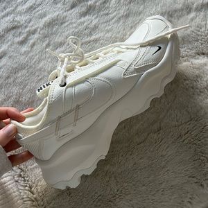 Nike TC 7900 in Sail